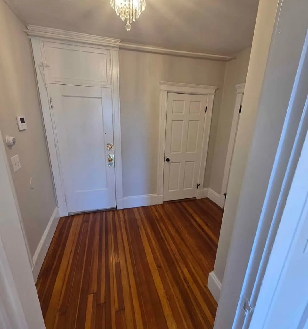 12 Newhall St — Photo 4