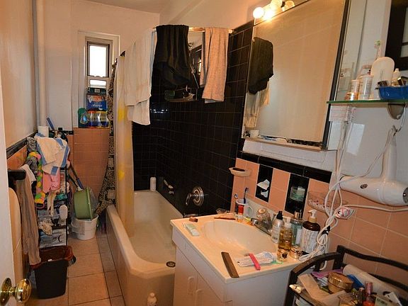 4th image of 6389 Saunders St #D17