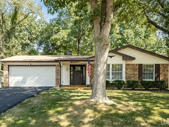 194 Braeshire Dr, Ballwin, MO 63021