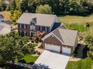 947 Crown Pointe Estates Dr, Wildwood, MO 63021