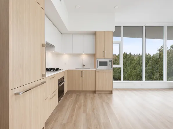 9675 King George Blvd #306, Surrey, BC V3T 0T7