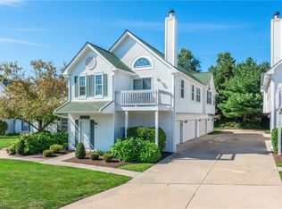 176 Vista Ct #8C, North Olmsted, OH 44070