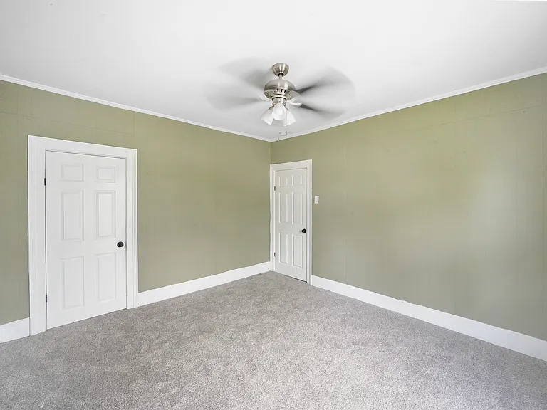 2417 Parkview Ave — Photo 18
