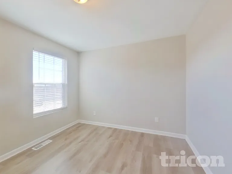 1836 Wendy Blvd — Photo 12