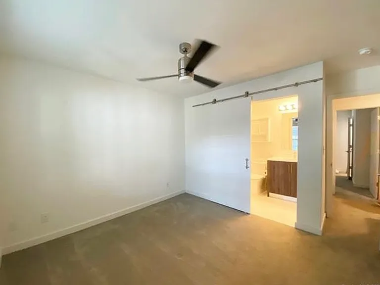 1537 Briar Creek Rd #B — Photo 8