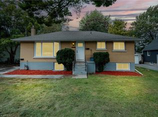 720 Portsmouth Ave #1, Kingston, ON K7M1W5