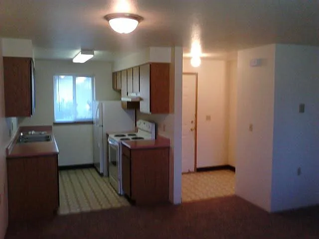 900 N Douglas St — Photo 10
