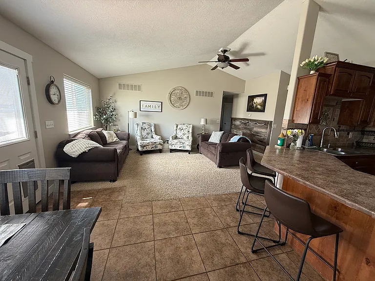 1389 Kiersten Dr — Photo 6