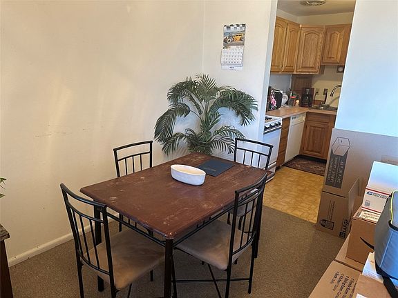 4th image of 201 Evergreen St APT 3-3D
