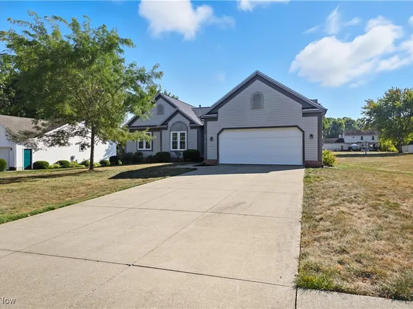 3210 Pine Hollow Dr, Ravenna, OH 44266
