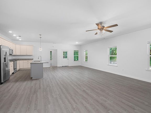 4th image of 655 Charles Ave