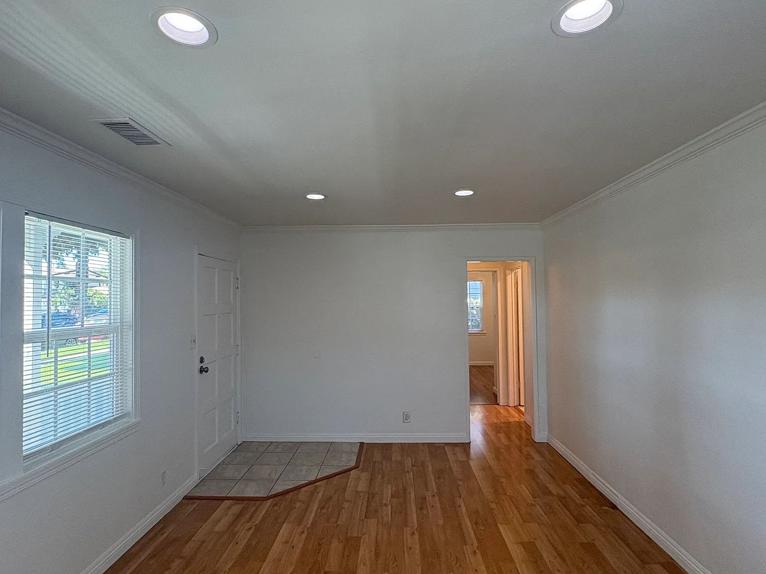 2 bed, 1000 sqft, $2,695 — Photo 3