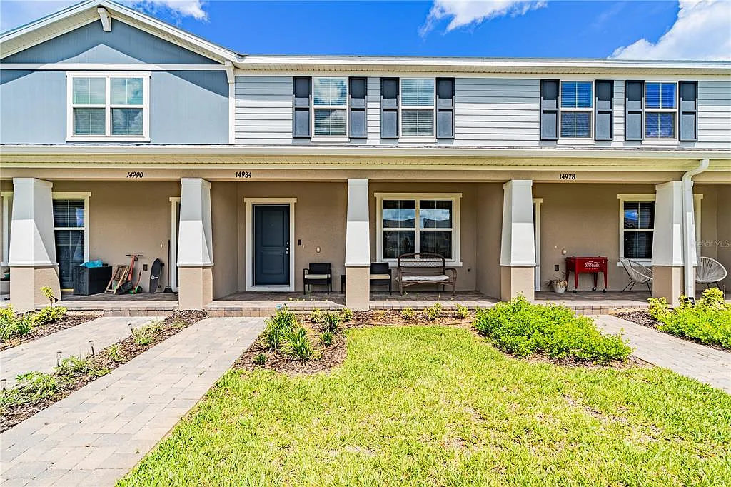 3 bed, 2.5 bath, 1409 sqft, $2,350 — Photo 1