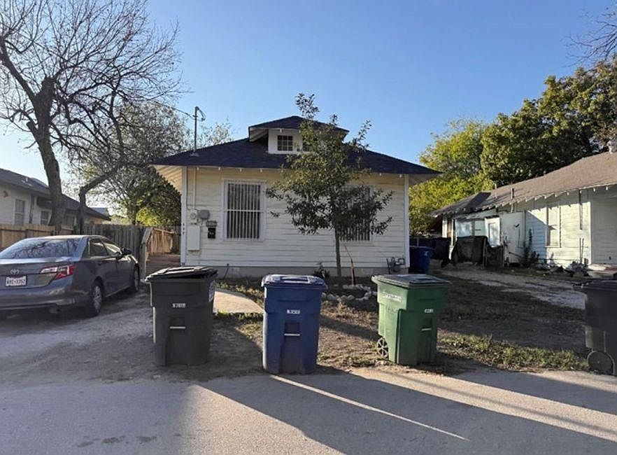 1st image of 117 Aganier Ave