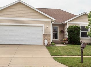 2290 Crestwood Ln, Marion, IA 52302
