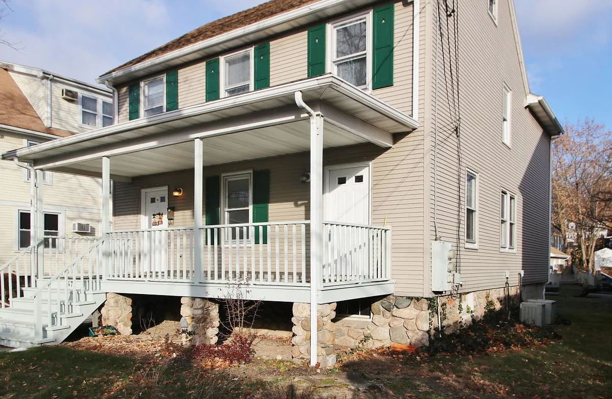 1 bed, 1100 sqft, $2,100 — Photo 1