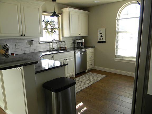 4th image of 2507 Meadowview Dr