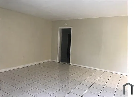 4 bed, $2,301 — Photo 3