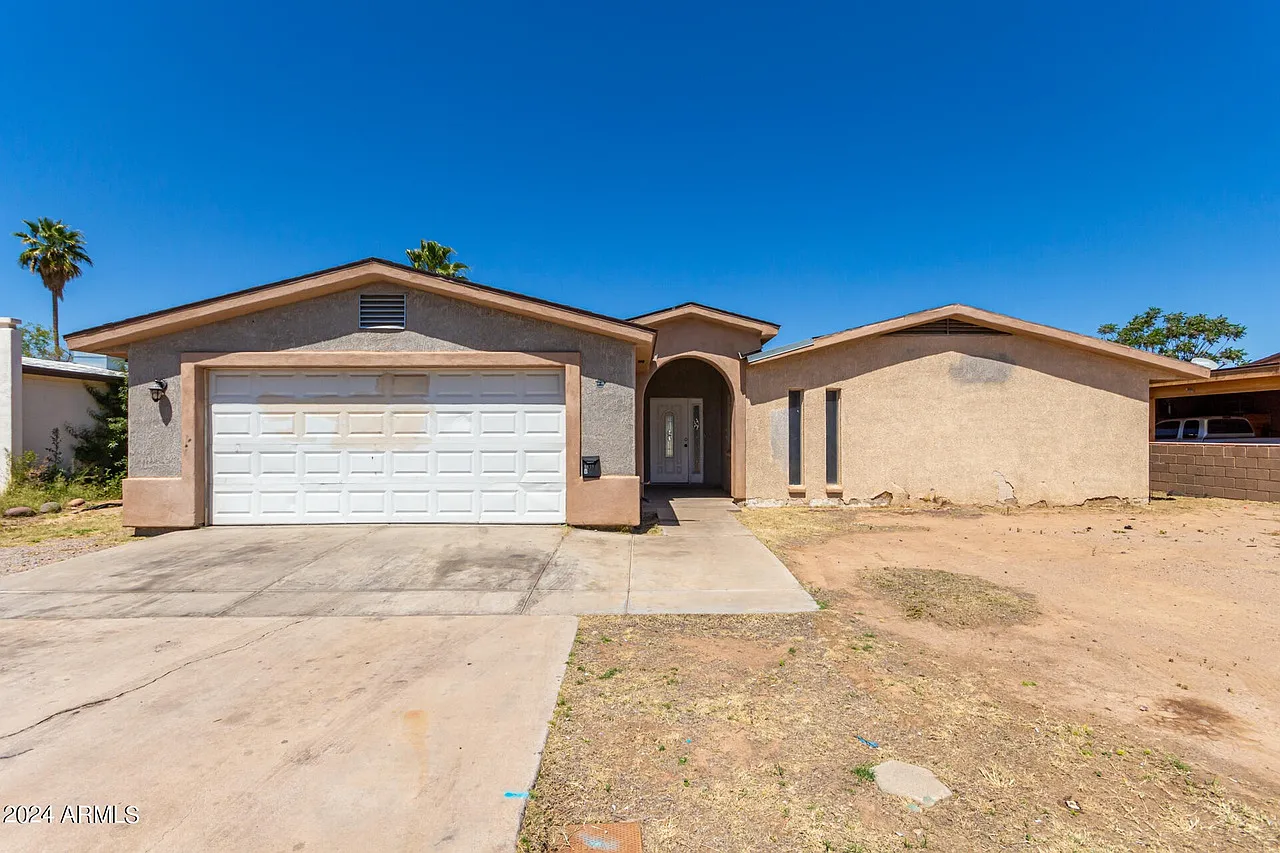 4 bed, 1901 sqft, $2,295 — Photo 1