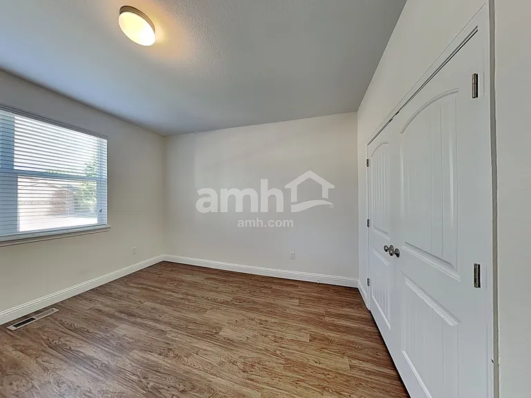 10204 Dogwood St — Photo 9