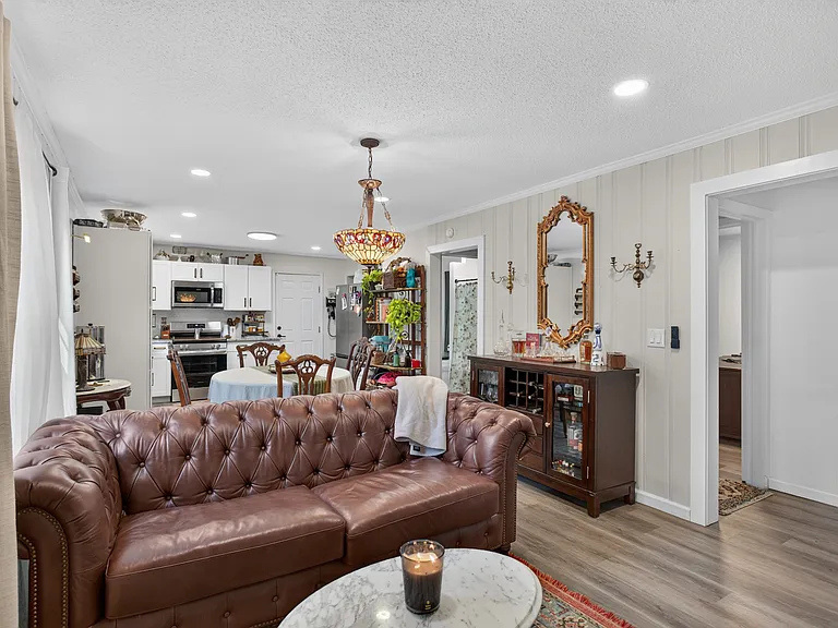 1315 Phyllis Dr — Photo 25