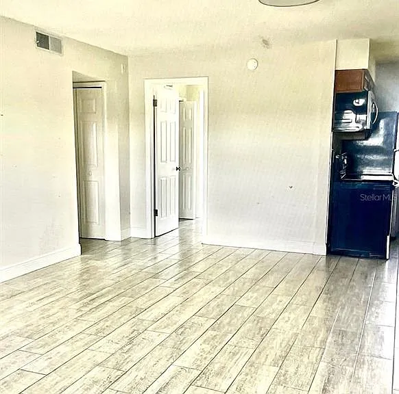 837 Sky Lake Cir #C — Photo 2