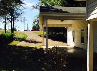 359 N Pleasant St, Decaturville, TN 38329