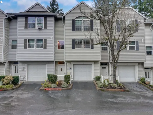 14235 SW Cougar Ridge Dr, Beaverton, OR 97008