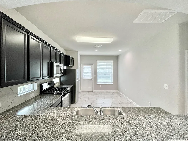 407 Rhetoric Way — Photo 7
