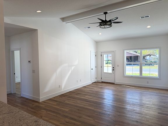 4th image of 129 Johnson Dr
