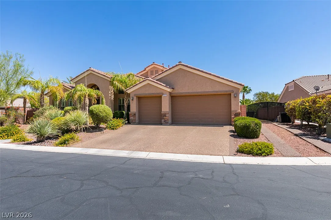 4 bed, 4.0 bath, 3363 sqft, $5,500 — Photo 2