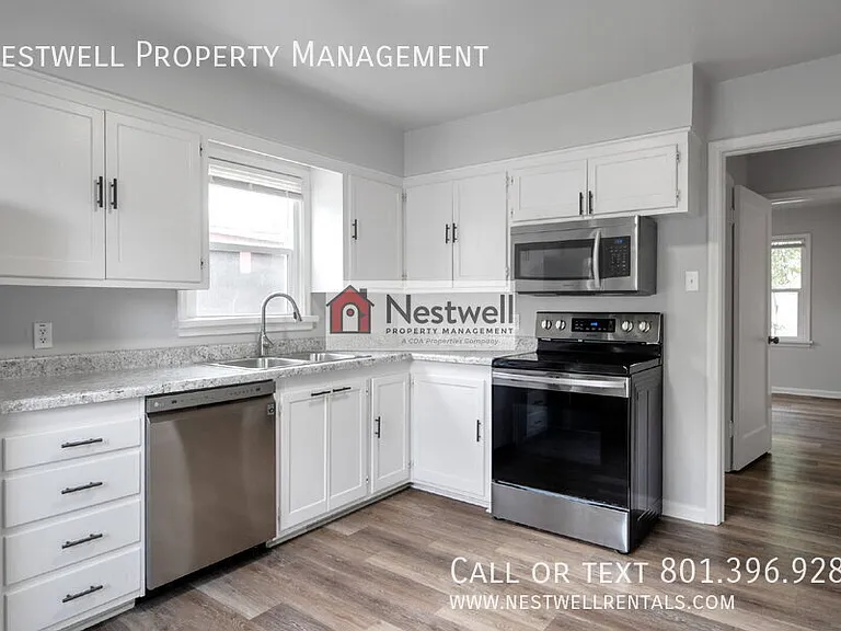 312 E Utopia Ave — Photo 2
