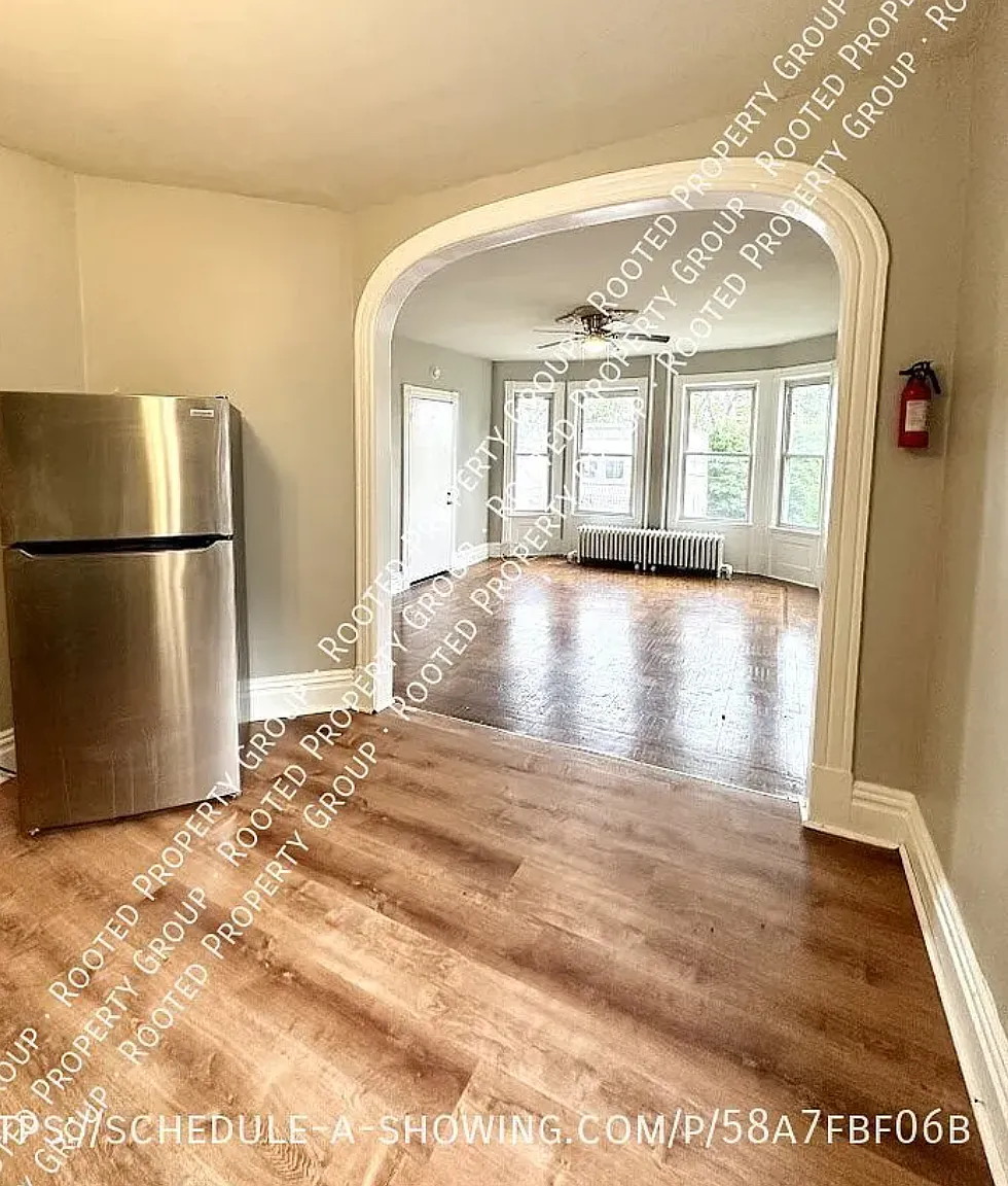 2 bed, 1100 sqft, $1,250 — Photo 3