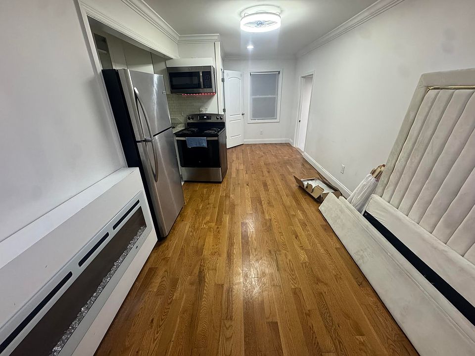1st image of 22 Pasadena Dr