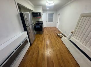 22 Pasadena Dr, North Babylon, NY 11703