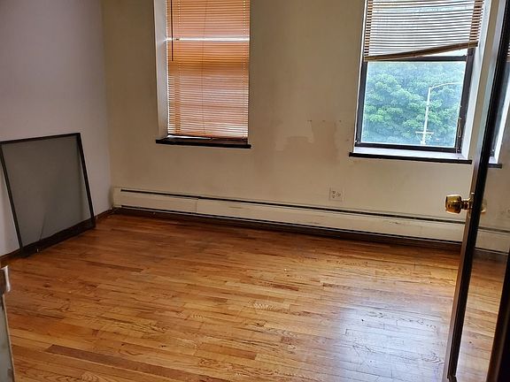 3rd image of 1980 2nd Ave APT 2B
