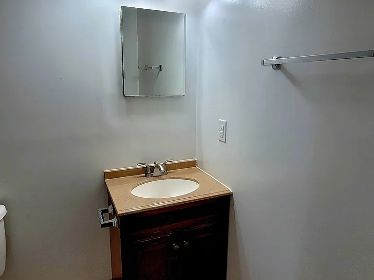 3105 E Marshall St — Photo 15