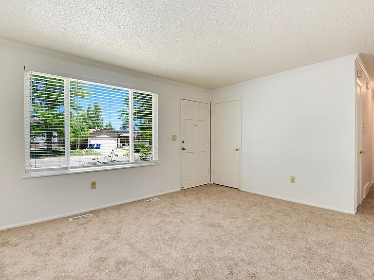 16176 E Bates Dr — Photo 9