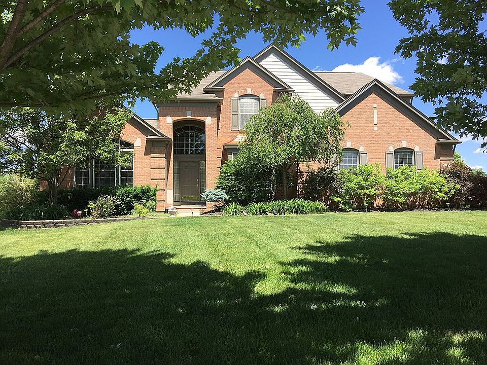 1st image of 44464 Larchwood Dr