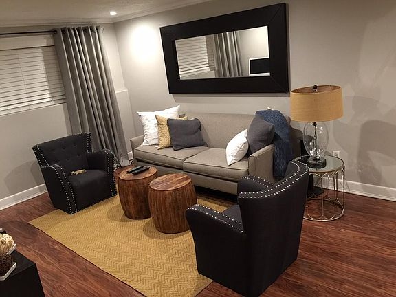 3rd image of 6 Lancelot Ct APT 8