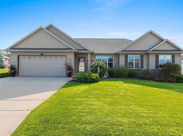 512 Pebblestone Cir, Hobart, WI 54155