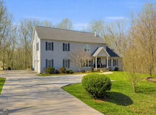 141 Shadow Walk Dr, Mount Airy, GA