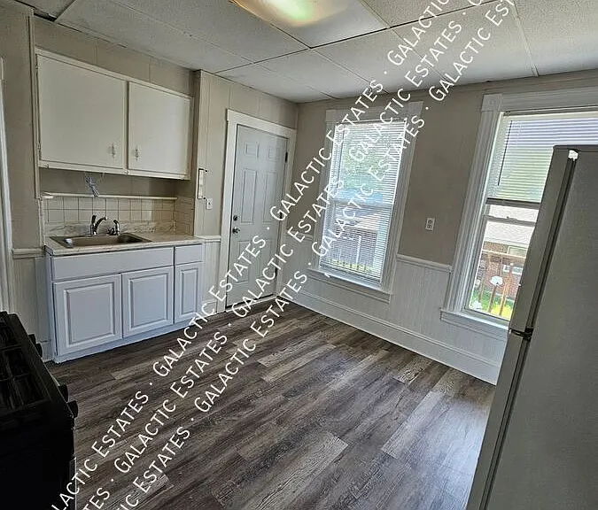 387 Belmont St #2 — Photo 20