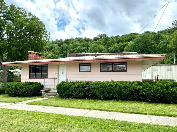 101 Second St NW, Elkader, IA 52043
