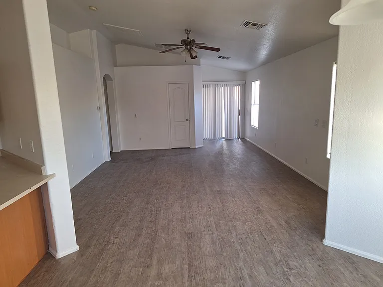 2317 N 109th Ave — Photo 13