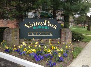 1009 Rottkamp St APT 4, Valley Stream, NY 11580