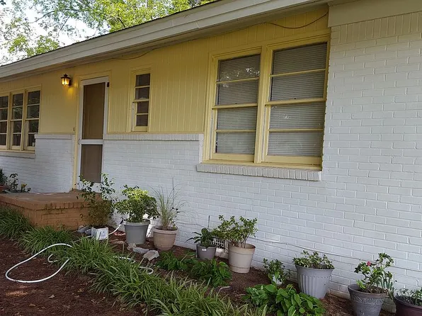 18 Cherokee St, Newnan, GA 30263