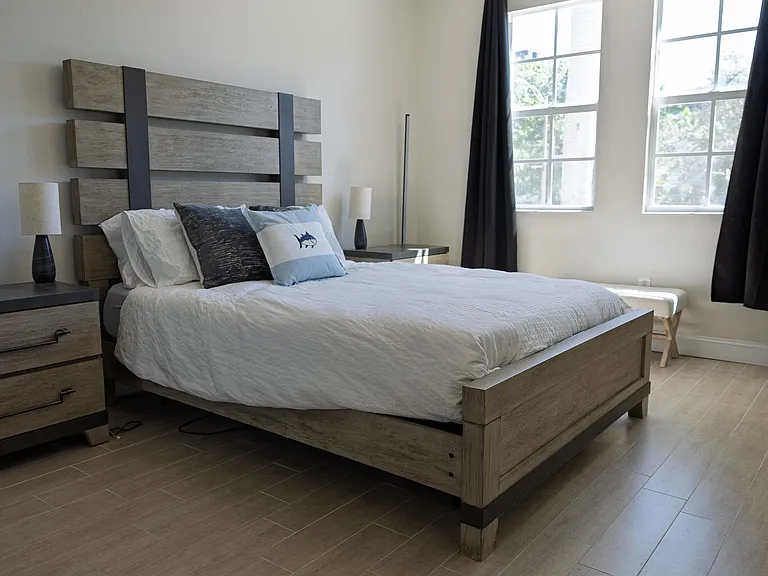 533 NE 3rd Ave #206 — Photo 9