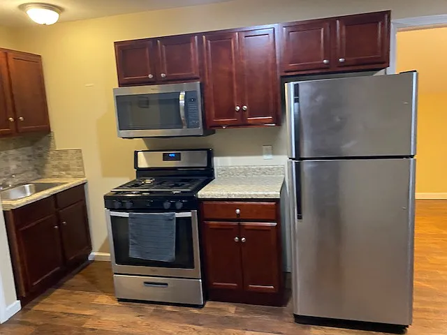 2 bed, 510 sqft, $1,200 — Photo 3