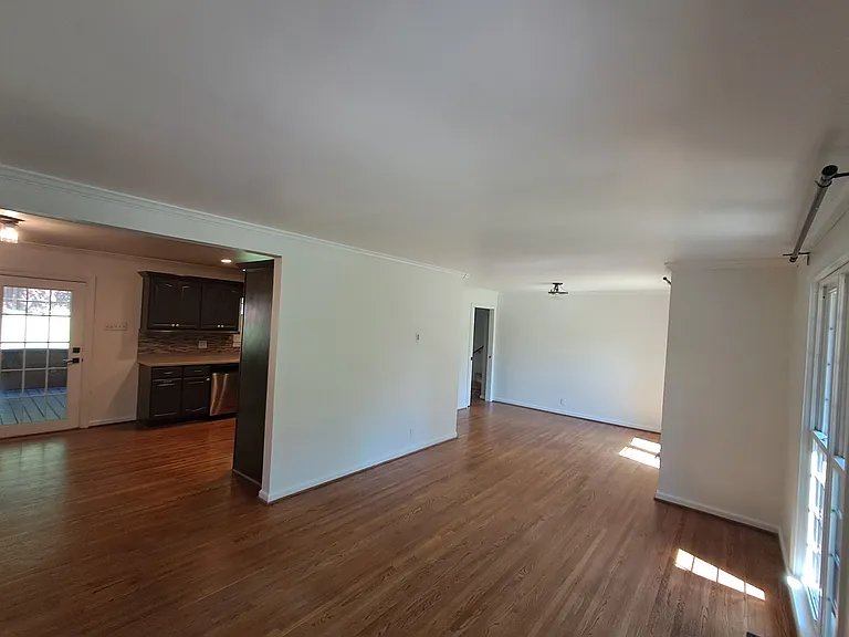 568 Valleywood Dr — Photo 6